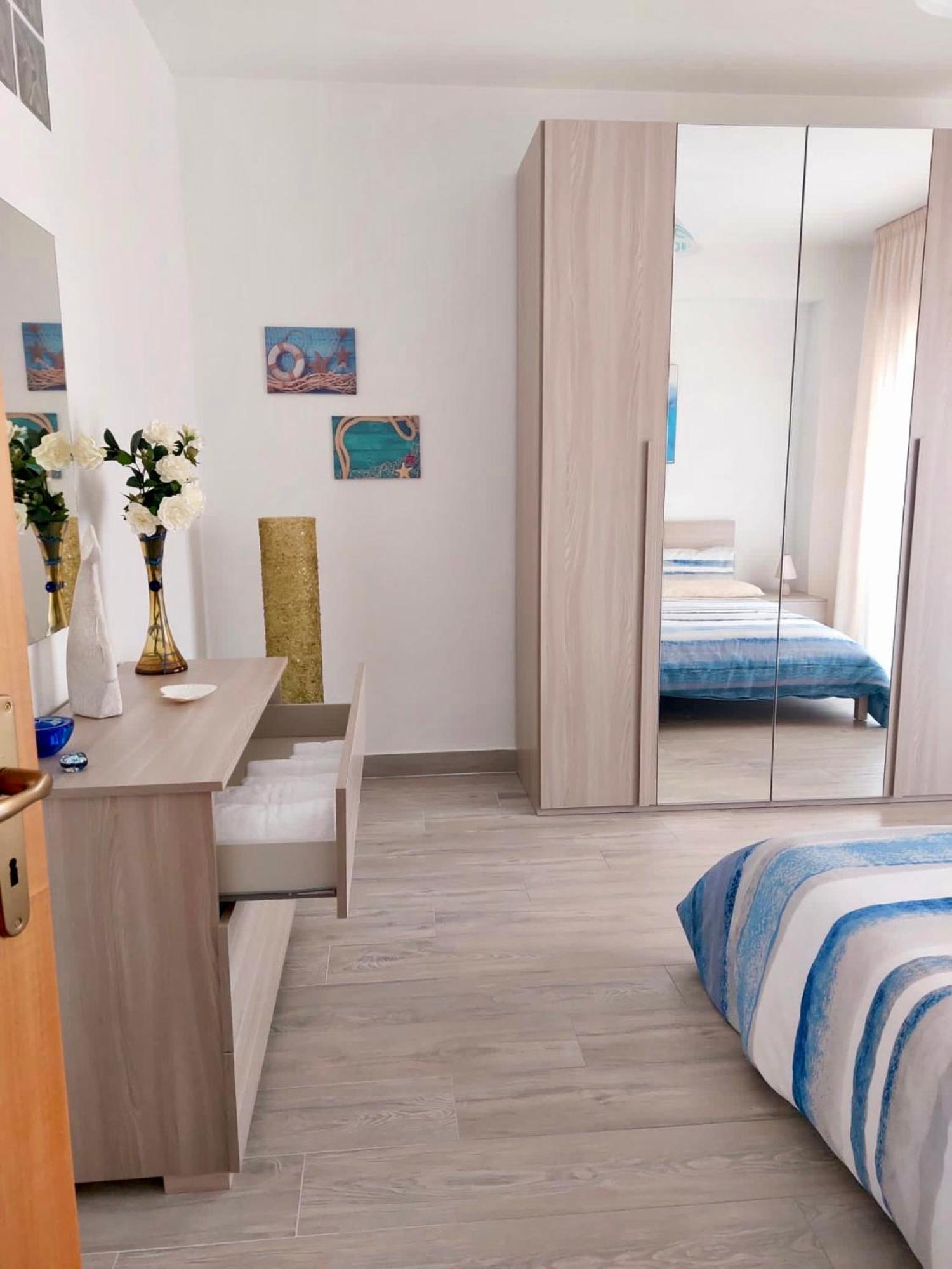 Vistamare Apartments Reggio di Calabria Dış mekan fotoğraf